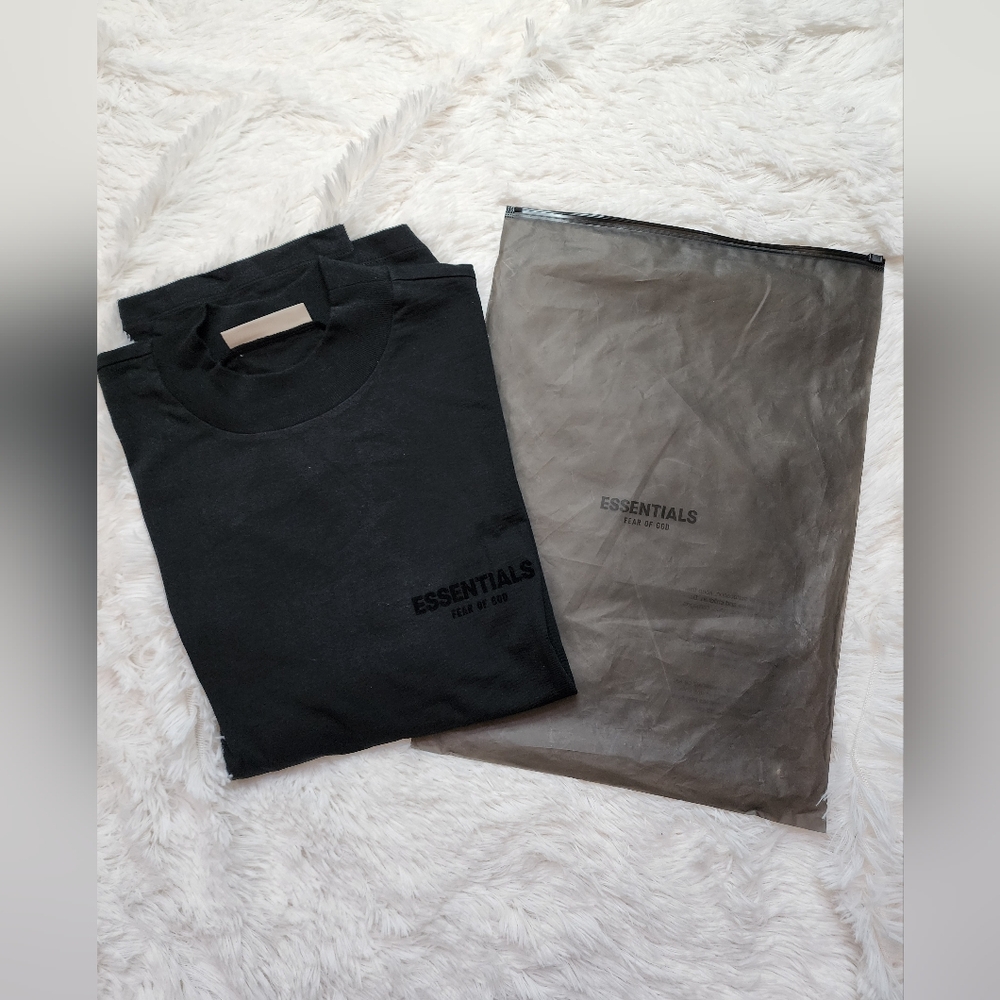Essentials Fear of God Black Long Sleeve Long Sleeve Shirt - LARGE- NWT